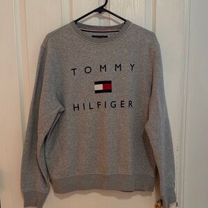 Tommy Hilfiger Men’s Heather Gray Crewneck Sweatshirt Medium